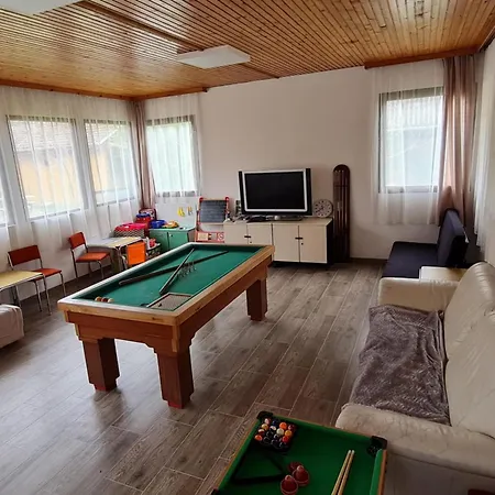 Tölgyes üdülő Apartman *